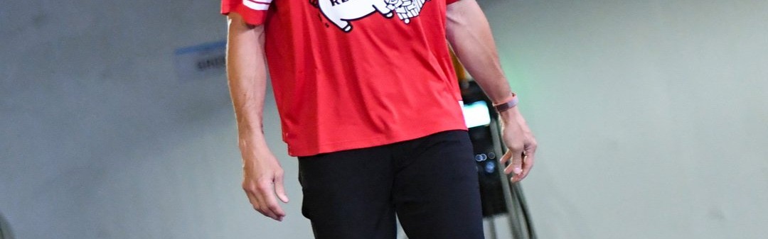 库里继续替补17+5勇士险胜国王结束4连败，梅尔顿21+4+5